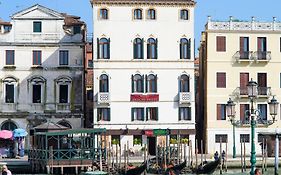 Hotel Antiche Figure Venice 3*